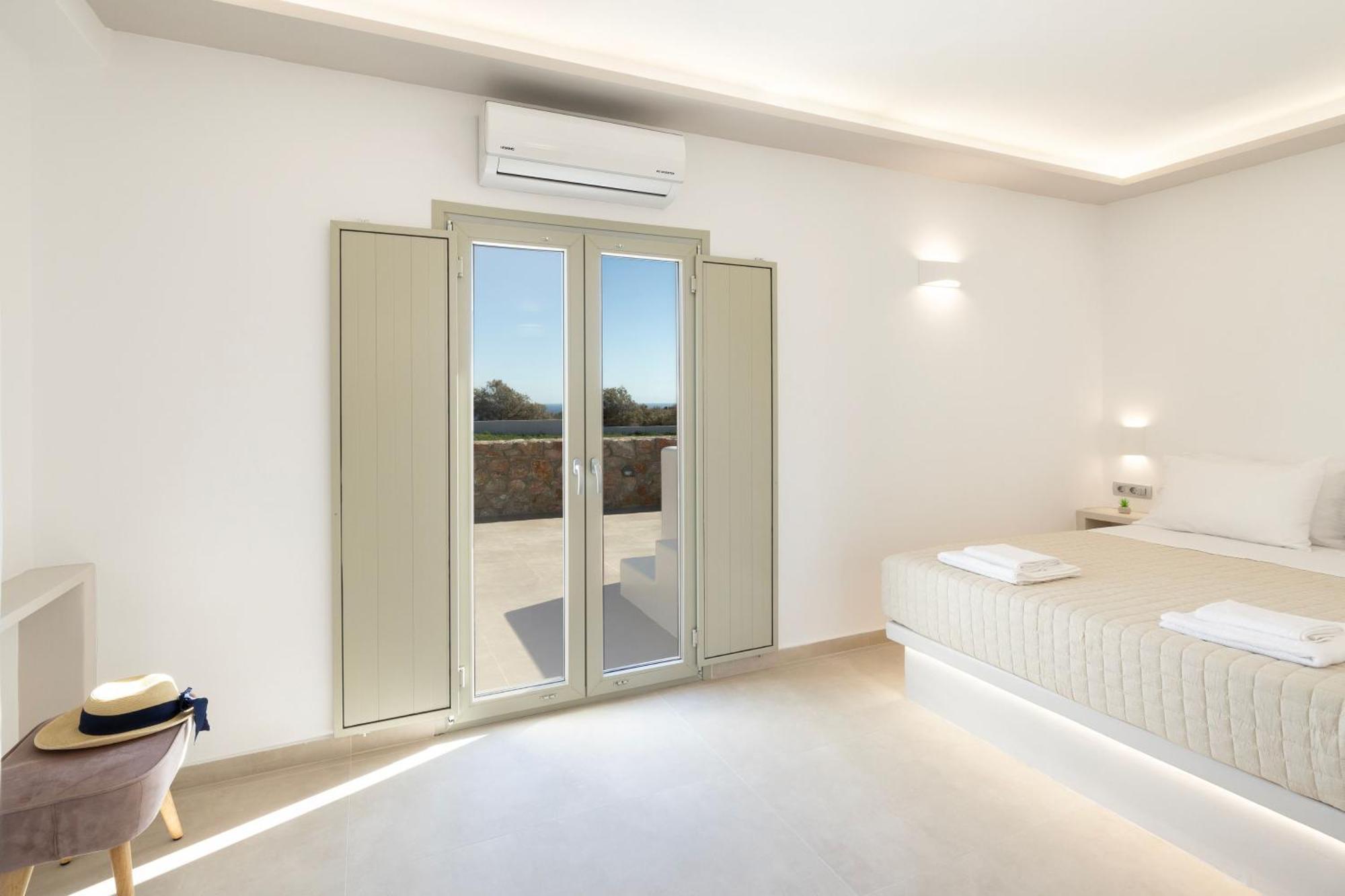 Windmillside Luxury Villas Emporio  Extérieur photo